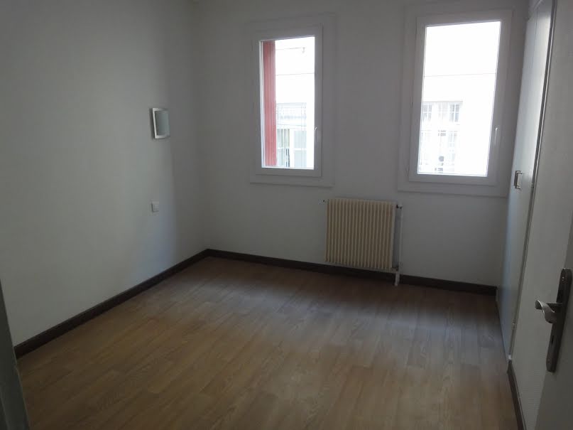 Location  appartement 3 pièces 55 m² à Beziers (34500), 610 €