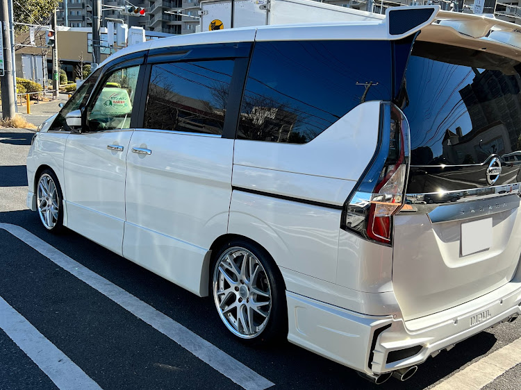 セレナのWORK WHEELS JACK・19インチ・ミニバン・セレナ乗りと繋がりたい・ミニバン乗りと仲良くなりたいに関するカスタム事例の投稿画像4枚目