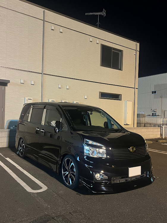 ヴォクシーの70ヴォクシー・DIY・ZRR70W・ゴールドに関するカスタム事例の投稿画像2枚目