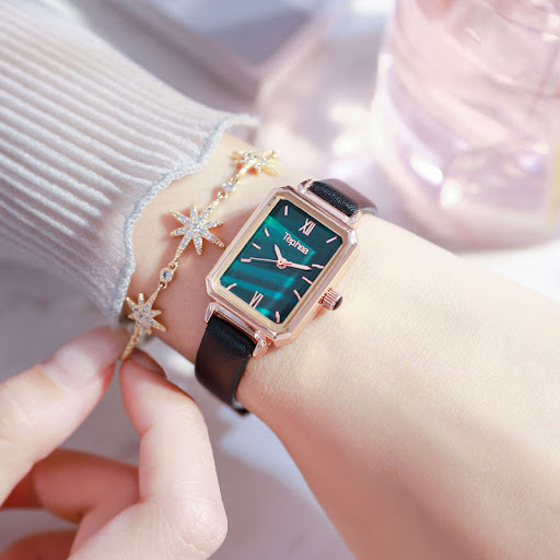 Title 6, Simple Temperament Malachite Texture Dial