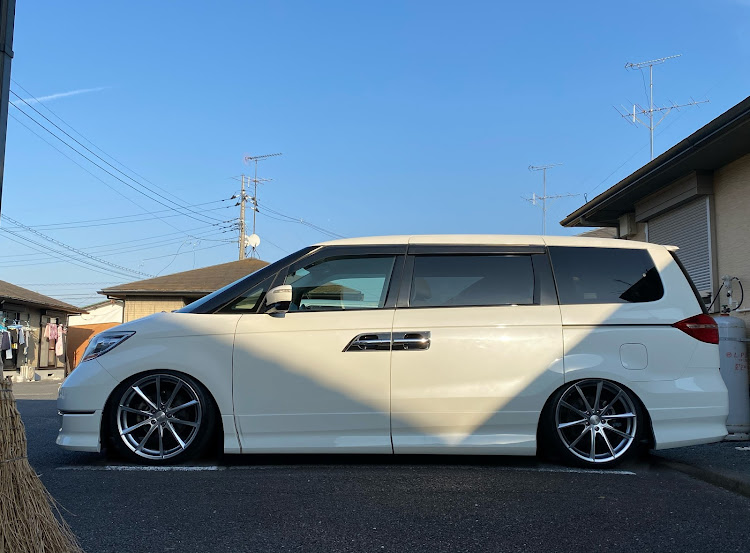 エリシオンプレステージの低そうで低くない少し低い車・茨城・酒POWER・引退・ありがとうございましたに関するカスタム事例の投稿画像4枚目