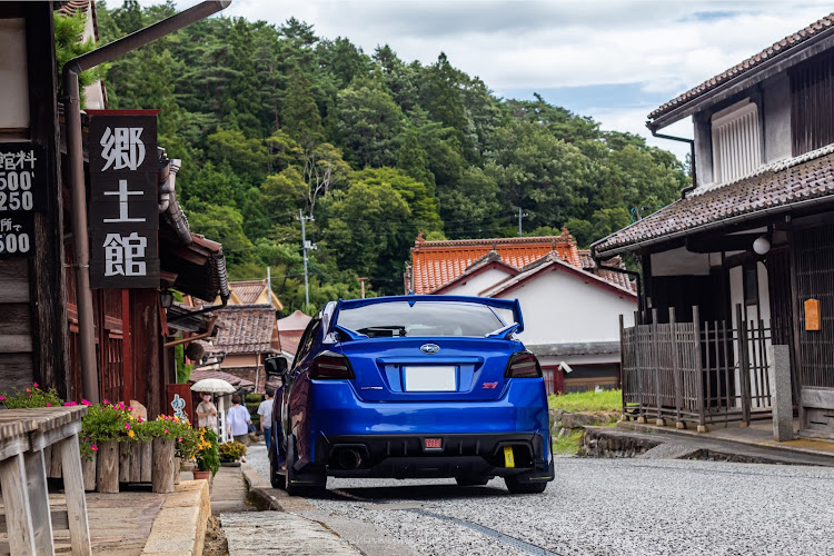 WRX STIのお盆休みの思い出・ドライブ・吹屋ふるさと村・吹屋小学校・ベンガラに関するカスタム事例の投稿画像5枚目