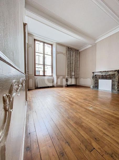 Location  appartement 2 pièces 62 m² à Neufchâteau (88300), 470 €