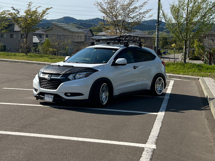 ヴェゼルのVEZEL・オフ会・新潟・ルーセブラックメタリック・usに関するカスタム事例の投稿画像5枚目