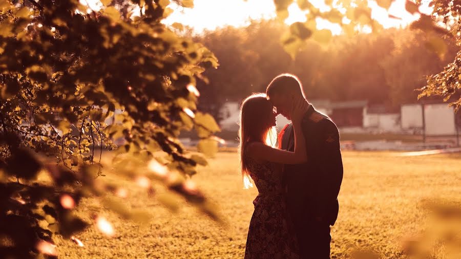 Fotografo di matrimoni Aleksandra Tikhova (aleksti). Foto del 23 aprile 2017