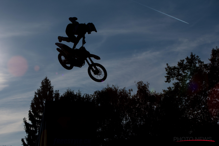 VIDEO: Motor vol in de nek bij winnaar Motorcross der Naties