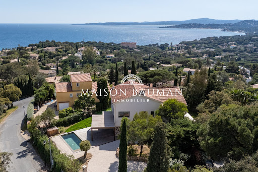 Seaside villa with pool and garden 1