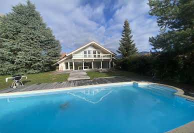 House with pool and terrace 9