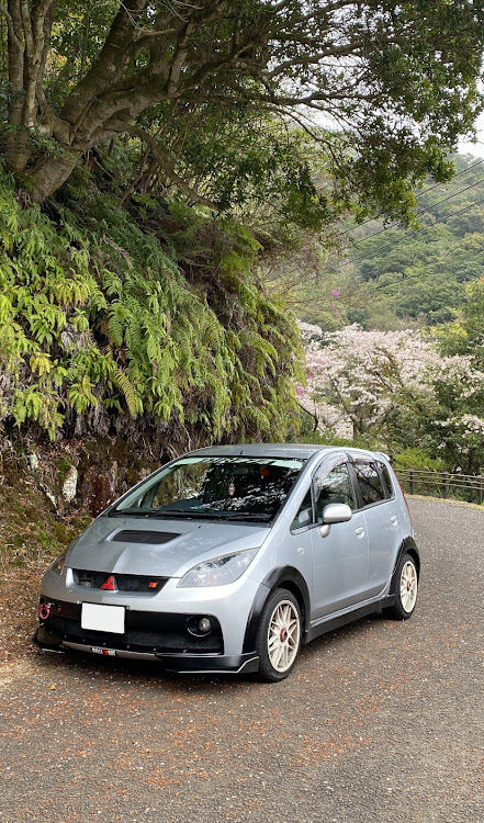 コルトラリーアートバージョンRのZ27AG・コルトラリーアートバージョンR・ハチマキ施工・なんちゃってハチマキに関するカスタム事例の投稿画像1枚目
