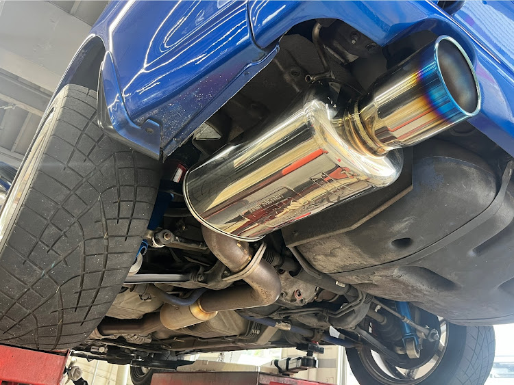 スカイライン GT-Rのマフラー大百科・自動車税の季節ですね・非チタンに焼色はあり？なし？・オイル交換・タイヤがヤバイ😱に関するカスタム事例の投稿画像2枚目