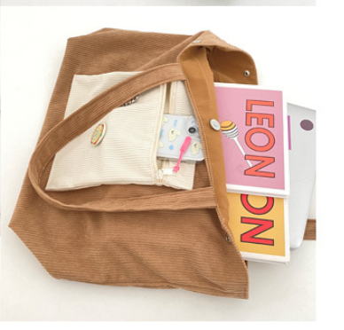 Sac bandoulière décontracté en velours côtelé à contraste de couleur, grande capacité, parfait pour transporter vos essentiels avec élégance.