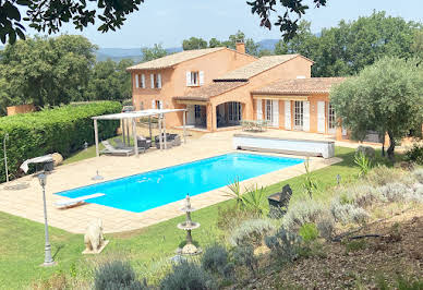 Villa with pool 3