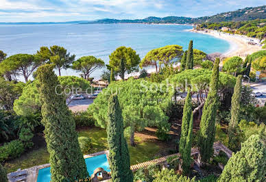 Seaside villa with pool and terrace 1