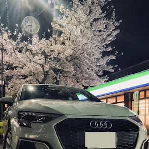 A3 セダン 30TFSI