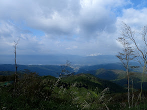 下に登ってきた尾根