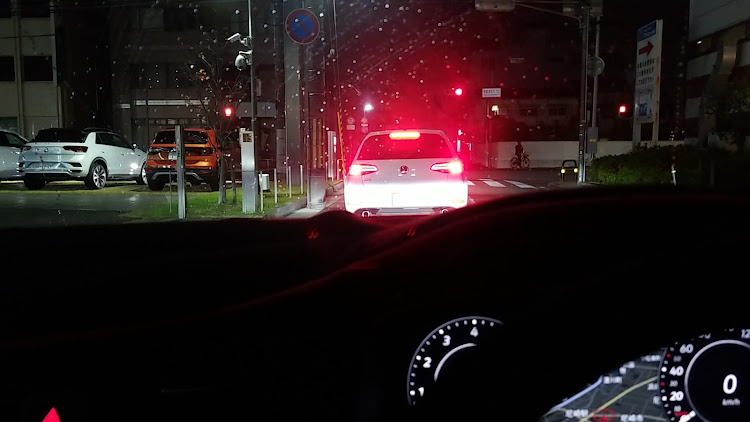 ゴルフGTIの公開制限中・D洗車してもらうも雨・参加メンツは4人‼さぁ誰だ(`曲´╬)誰だ！・フォルクスワーゲン尼崎店に関するカスタム事例の投稿画像16枚目