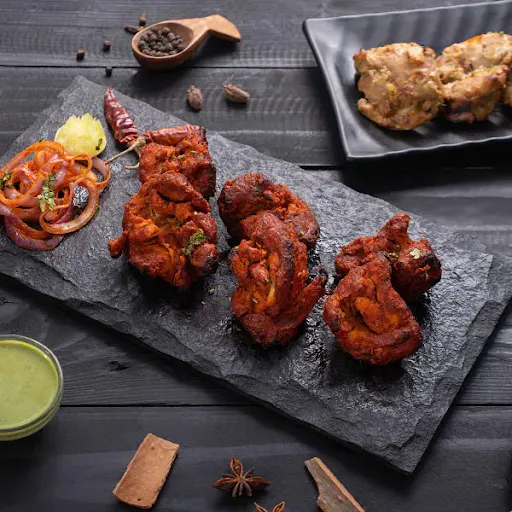 Cartel Spl. Murgh Tikka( 6 Pcs )