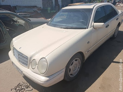 продам запчасти на авто Mercedes E 220 E-klasse (W210) фото 1