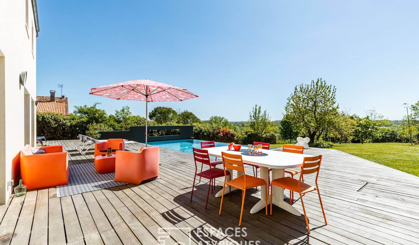 House with pool and terrace SAINTES