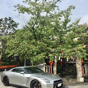 NISSAN GT-R