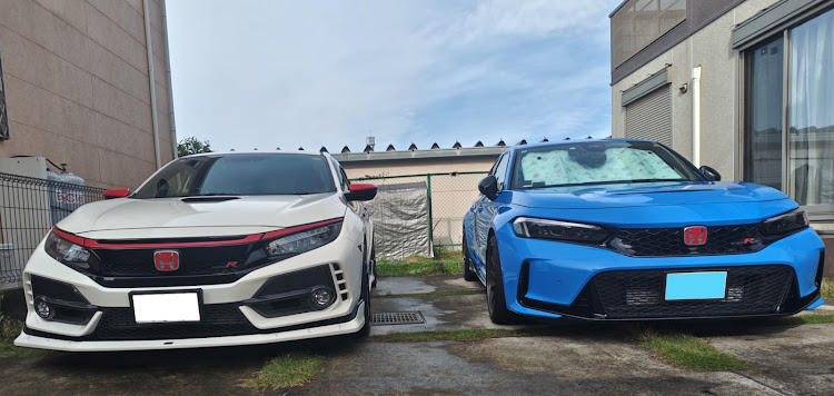 シビックタイプRのHonda All Type R World Meeting 2025・サイドステップがちょっと豪華に✨・ステッカーの貼る場所に悩む・洗車・自動車税の季節ですねに関するカスタム事例の投稿画像1枚目