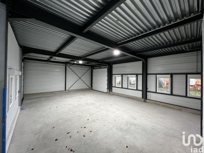 Location  locaux professionnels  219 m² à Perigny sur yerres (94520), 2 833 €