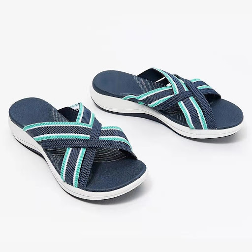 Title 6, Large Size Womens Beach Slippers, European & A...