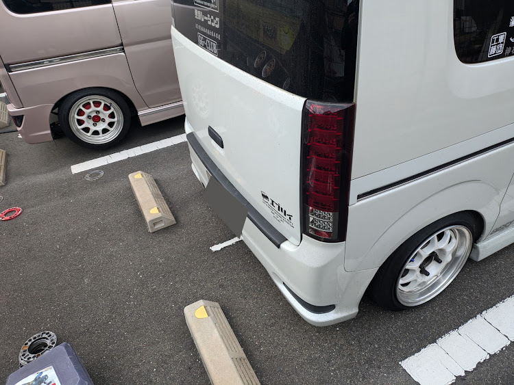 ハイゼットカーゴのGG~CLUB・神石低車高組合・広島じゃ軽！・横山BODYワークス・ブレーキキャリパーが見たいに関するカスタム事例の投稿画像4枚目