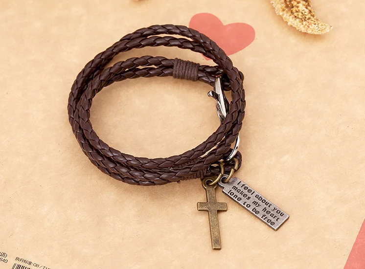 PU Gewebtes Leder Cowhide Armband Doppelring Punk Schmuck, stilvolles Accessoire für einen auffälligen Look.