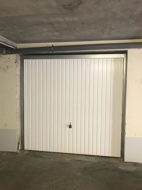 Location  parking  15 m² à Cannes (06400), 140 €