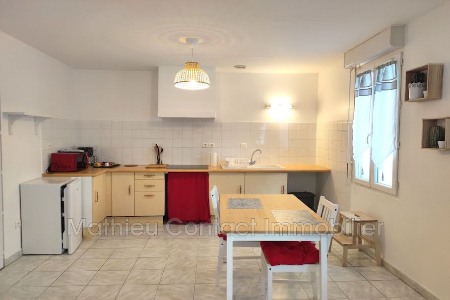 Location meublée appartement 1 pièce 25.63 m² à Nimes (30000), 440 €