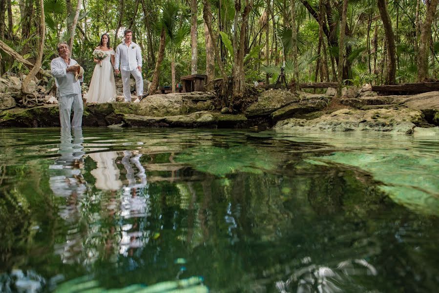 Fotógrafo de casamento Javier Reséndiz (javresfdz). Foto de 5 de janeiro 2021