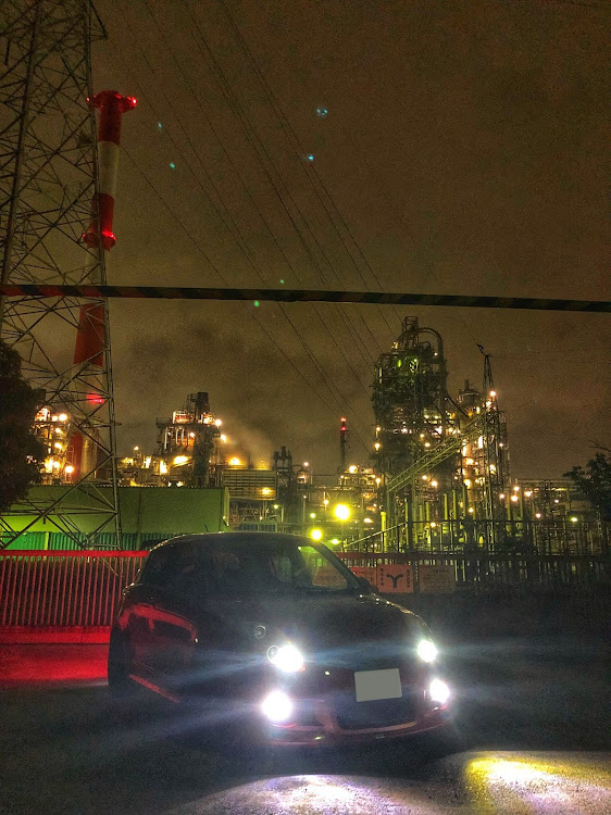 スイフトスポーツのドライブ・夜撮影・四日市工場夜景に関するカスタム事例の投稿画像2枚目
