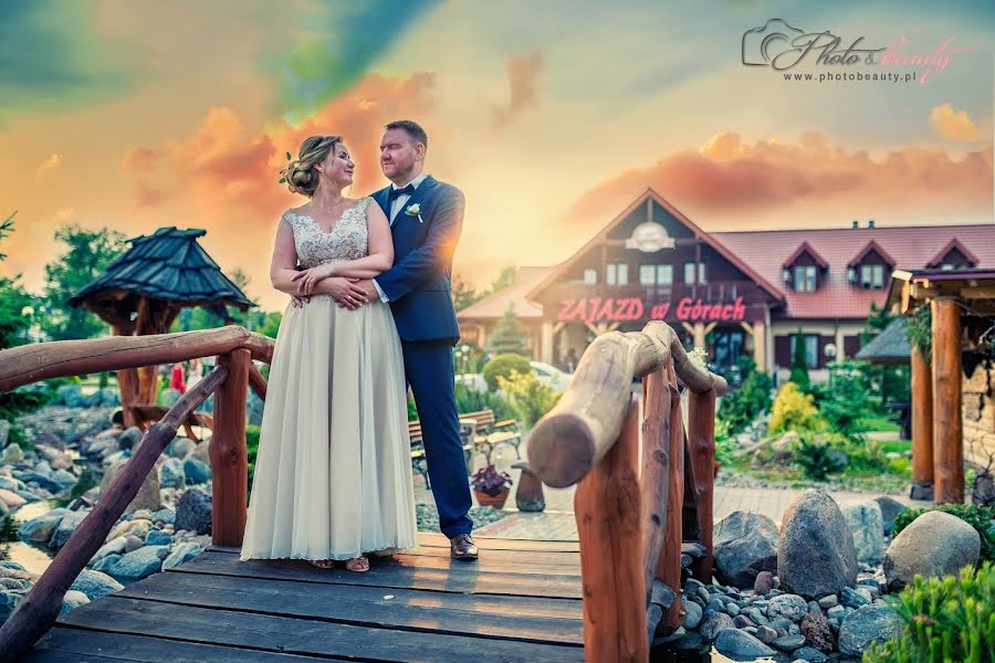 Fotografo di matrimoni Piotr Sochocki (photobeautywed). Foto del 25 febbraio 2020