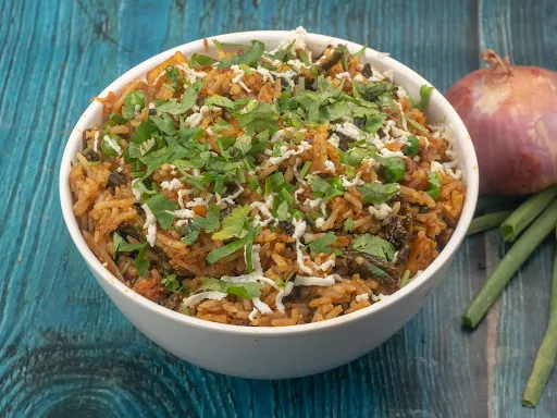 Veg Biryani With Raita [1 Litre]