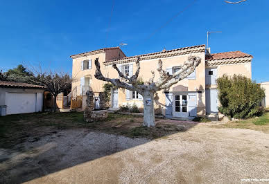 House with pool and terrace 4