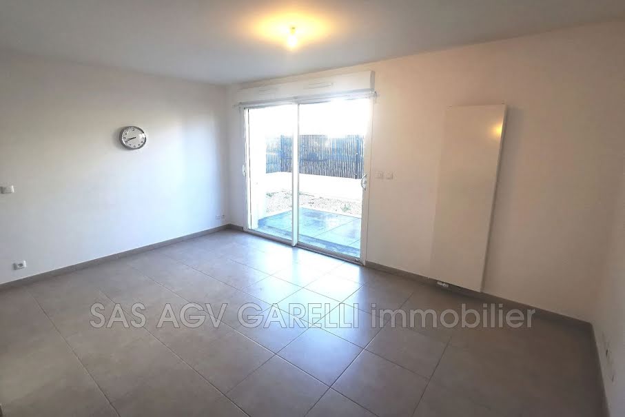 Vente appartement 1 pièce 27 m² à Hyeres (83400), 161 200 €