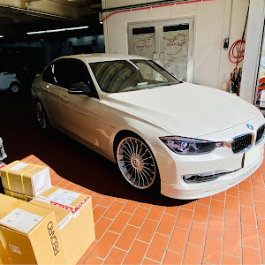 B3 BiTurbo リムジン