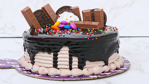 KitKat Cake