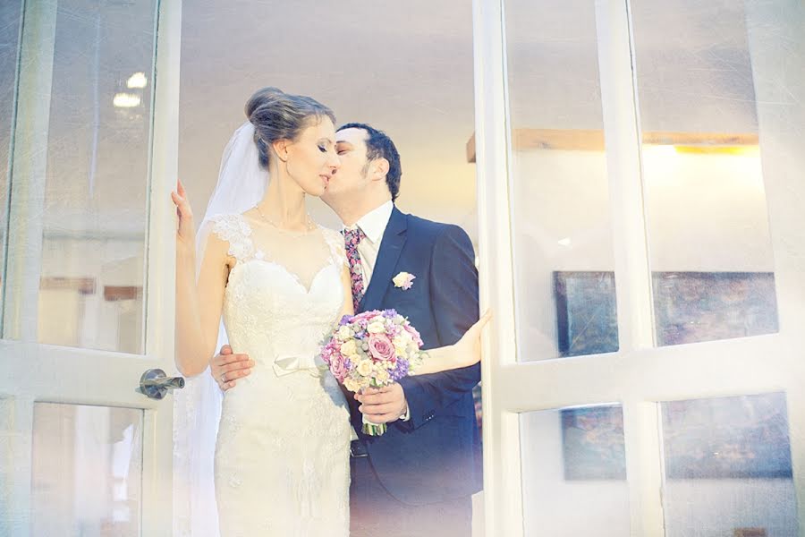 Wedding photographer Aleksey Khvalin (khvalin). Photo of 17 April 2013