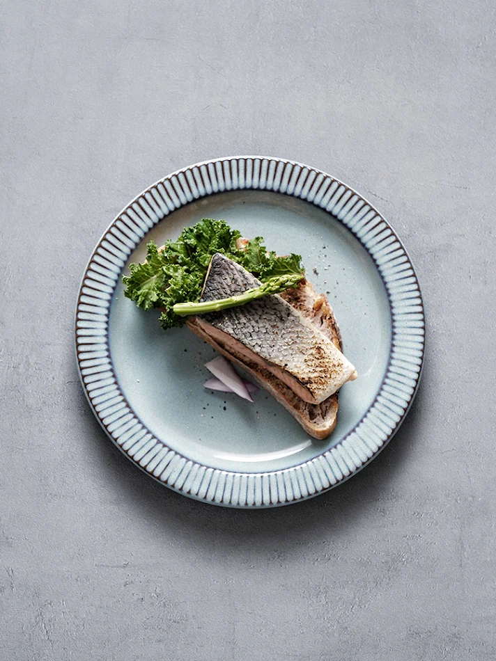 Creatieve Keramische Ronde Ondiepe Bord voor Westerse Keuken, Steakbord, Elegant Design voor het Presenteren van heerlijke gerechten.