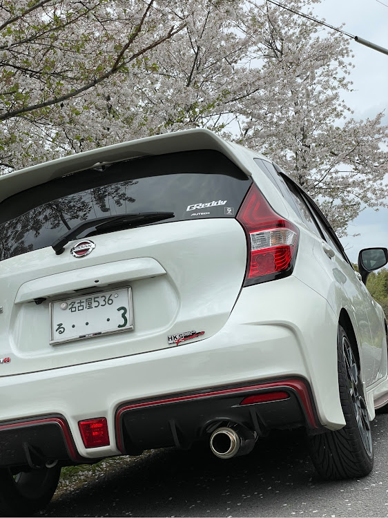 ノートのノートnismo S・桜とコラボ・桜と愛車に関するカスタム事例の投稿画像1枚目