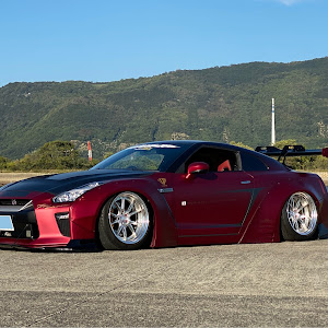 NISSAN GT-R R35