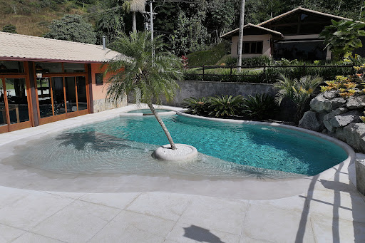House with pool and garden 3
