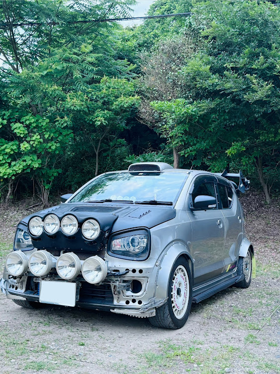 アルトワークスの自宅で車中泊・こんばんは♪本日もお疲れ様です・また興味ない鴨な投稿・自分だけのライトの世界・WRC風っぽい？に関するカスタム事例の投稿画像1枚目