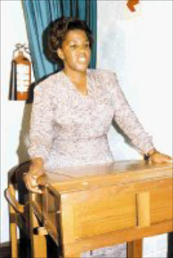 BUILD: Mimi Mthetwa. Pic. Pat Seboko. 25/10/05. © Sowetan.