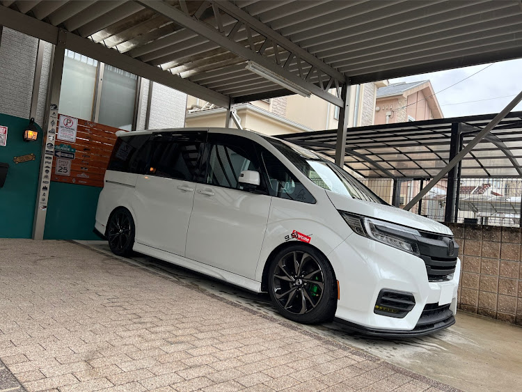 ステップワゴンスパーダのバレンタインデー・あなたのテールは？・車高調整・車検なんて無くなればいいのに😟・一旦リセットに関するカスタム事例の投稿画像2枚目