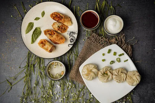 Veg Momos [4 Pieces] With Veg Spring Roll [4 Pieces, Serves 1]