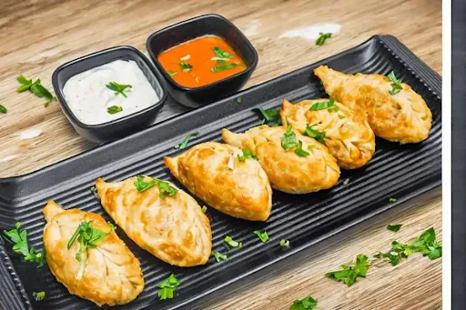 Cheese And Corn Fried Momos [6 Pieces]