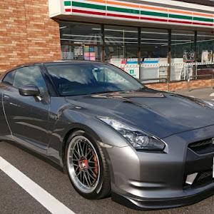 NISSAN GT-R R35